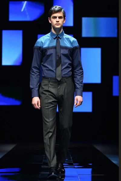 Look 23